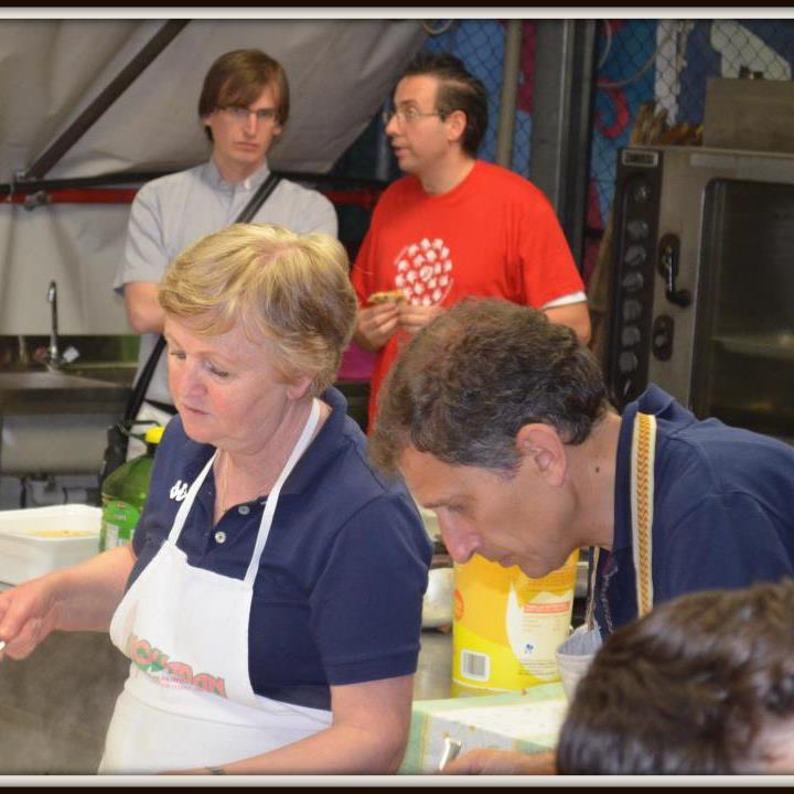 preparazione_festa_oratorio_mag14_7.JPG